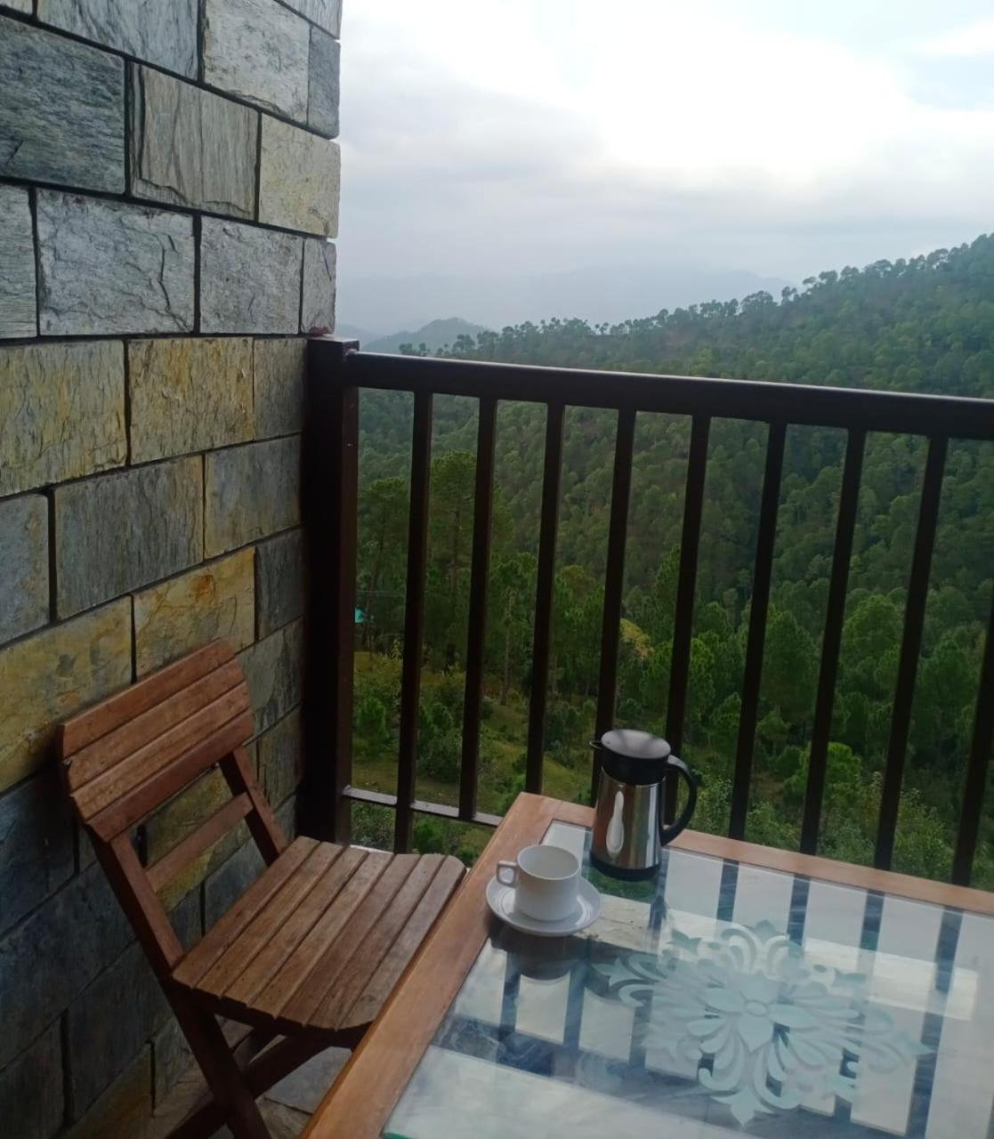 Elphinstone Inn Almora Exterior photo